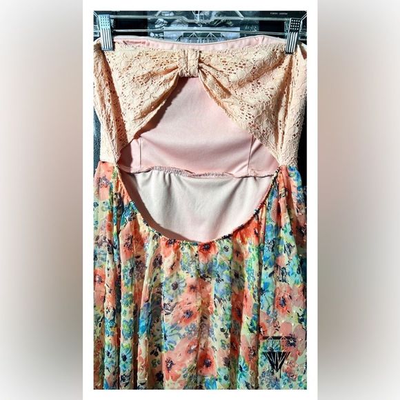 Xhilaration Blush Mermaid Dress - Picture 4 of 15